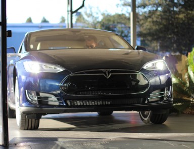 Electric Cars So Disruptive, Gas Cars Will Be Obsolete In 2016, Says Futurist